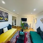 2 Bedroom Flat Hyde Park