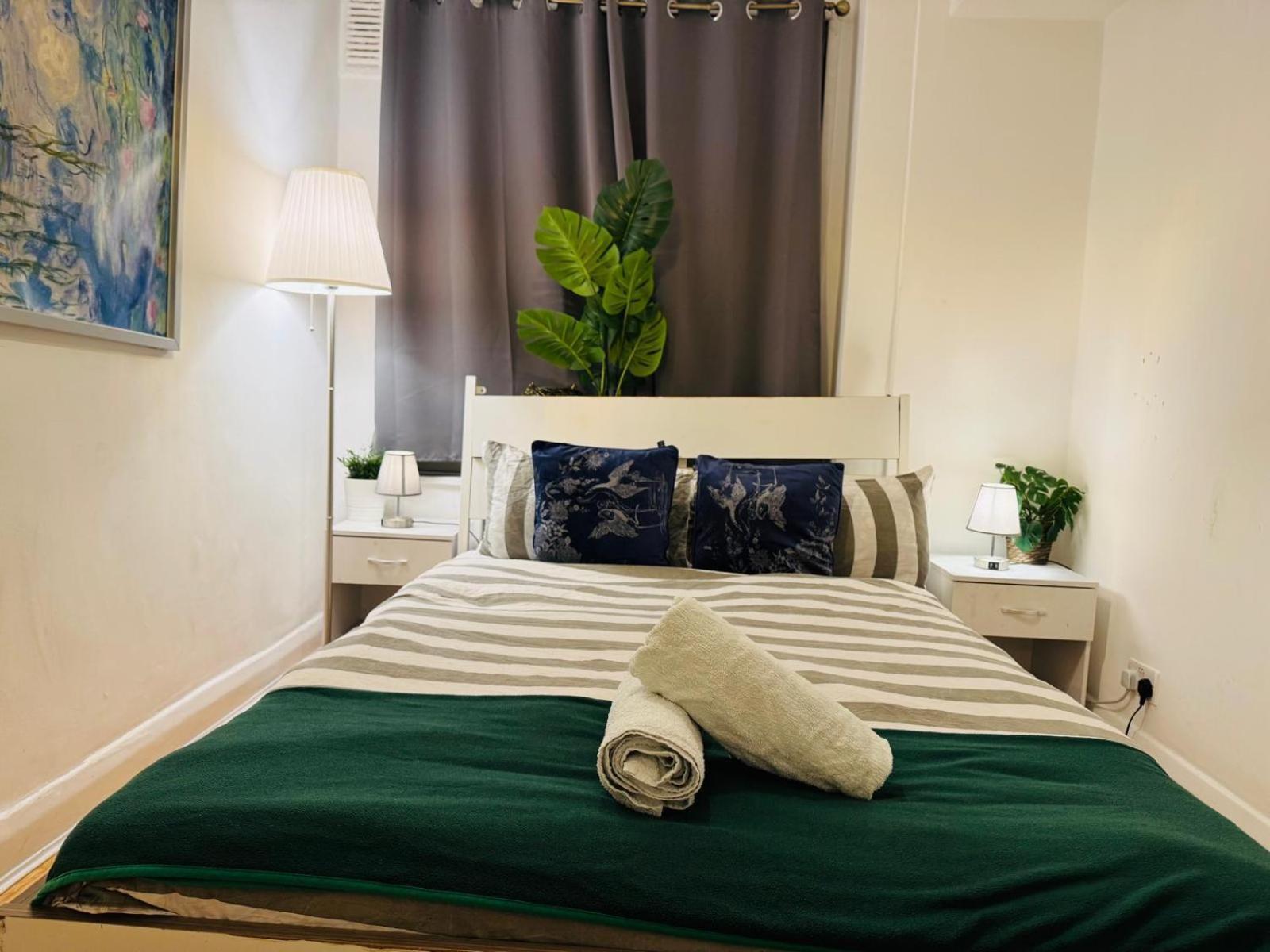 2 Bedroom Flat Hyde Park