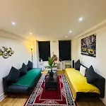2 Bedroom Flat Hyde Park