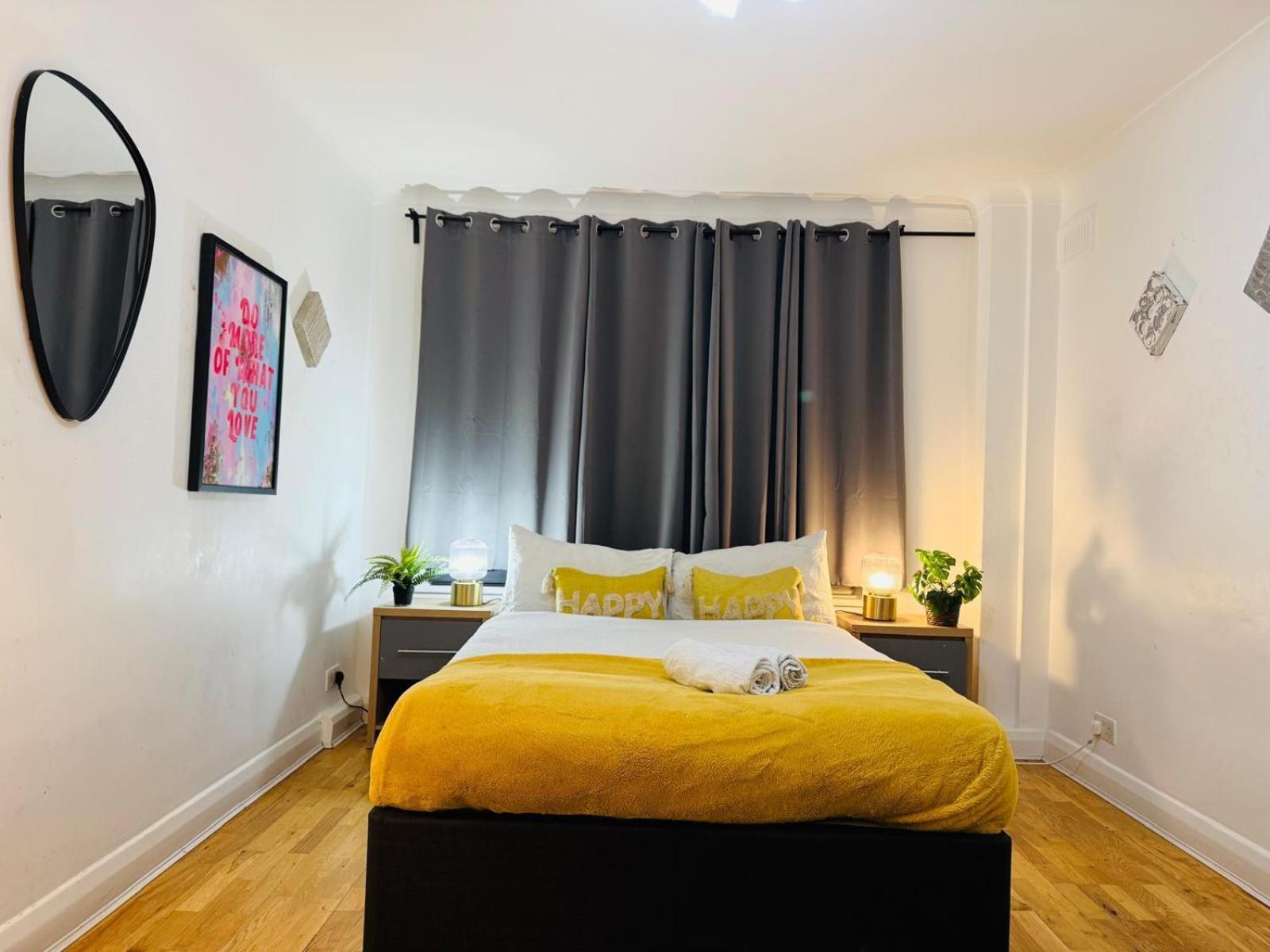 2 Bedroom Flat Hyde Park